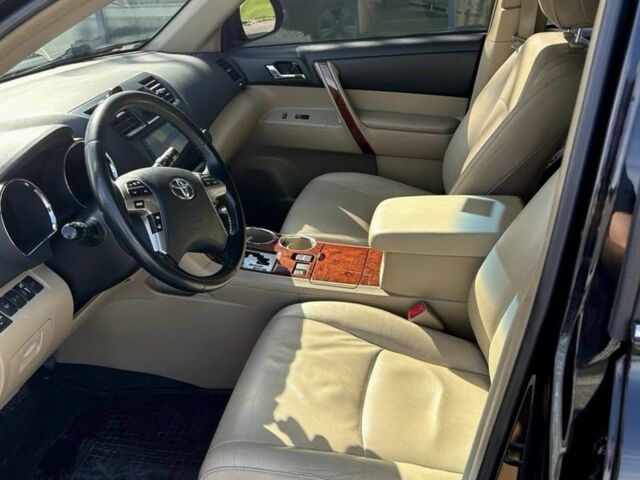 Черный Тойота Хайлендер, объемом двигателя 3.5 л и пробегом 214 тыс. км за 17999 $, фото 9 на Automoto.ua