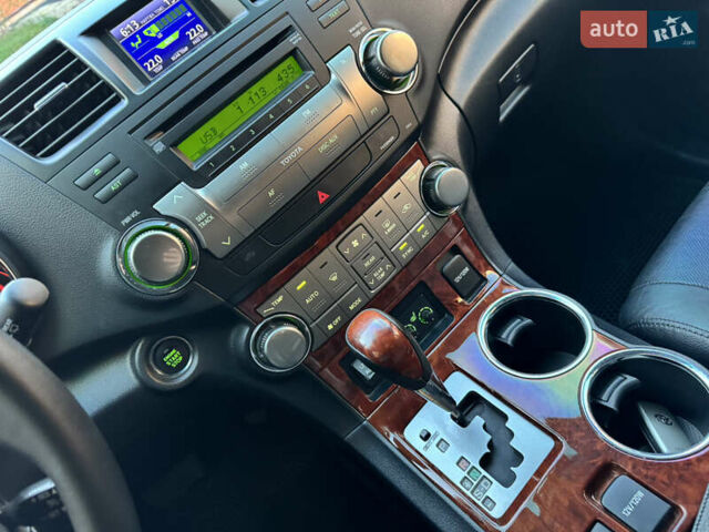Чорний Тойота Хайлендер, об'ємом двигуна 3.46 л та пробігом 308 тис. км за 17800 $, фото 26 на Automoto.ua