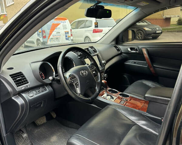 Чорний Тойота Хайлендер, об'ємом двигуна 3.46 л та пробігом 220 тис. км за 18300 $, фото 21 на Automoto.ua