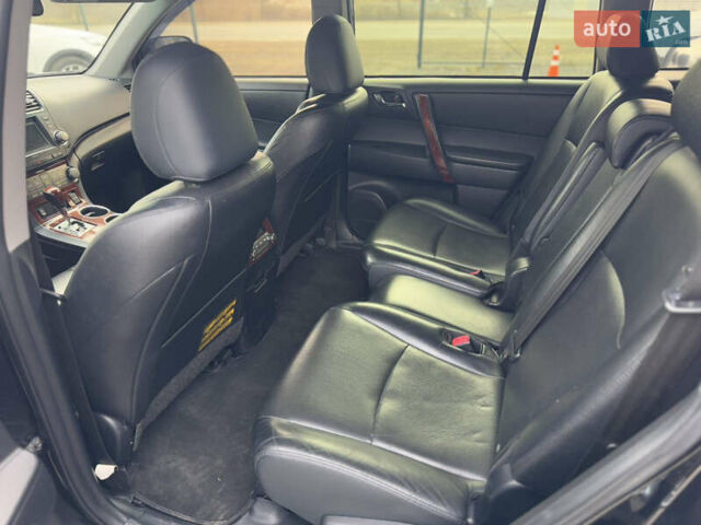 Черный Тойота Хайлендер, объемом двигателя 3.46 л и пробегом 195 тыс. км за 19300 $, фото 11 на Automoto.ua