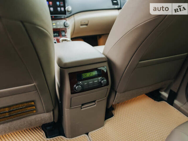 Чорний Тойота Хайлендер, об'ємом двигуна 3.46 л та пробігом 207 тис. км за 21900 $, фото 21 на Automoto.ua