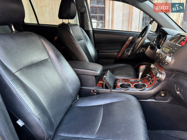 Чорний Тойота Хайлендер, об'ємом двигуна 3.46 л та пробігом 308 тис. км за 17800 $, фото 20 на Automoto.ua