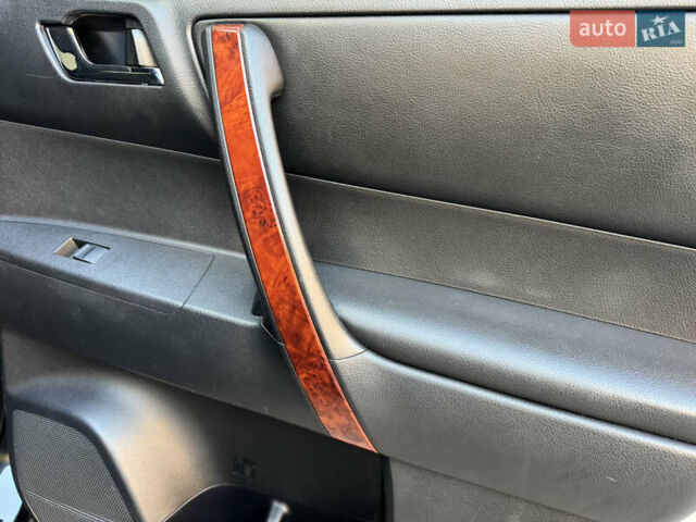 Черный Тойота Хайлендер, объемом двигателя 3.46 л и пробегом 308 тыс. км за 16400 $, фото 21 на Automoto.ua