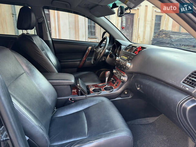 Черный Тойота Хайлендер, объемом двигателя 3.46 л и пробегом 308 тыс. км за 16400 $, фото 19 на Automoto.ua