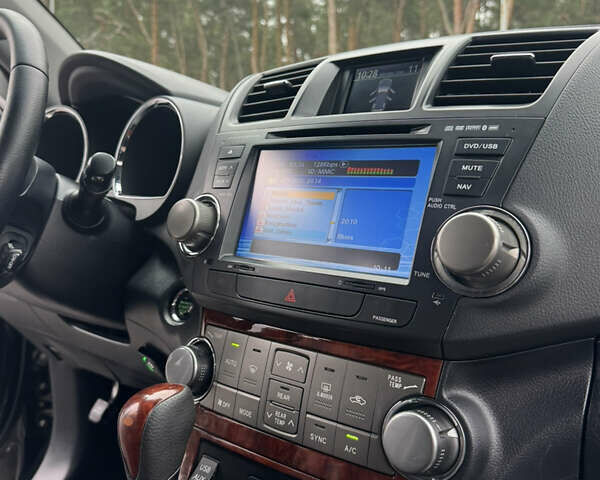 Чорний Тойота Хайлендер, об'ємом двигуна 3.46 л та пробігом 165 тис. км за 15555 $, фото 15 на Automoto.ua