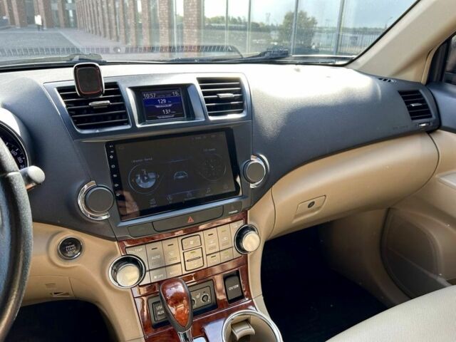 Черный Тойота Хайлендер, объемом двигателя 3.5 л и пробегом 214 тыс. км за 17999 $, фото 8 на Automoto.ua