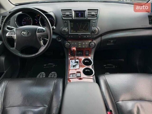 Черный Тойота Хайлендер, объемом двигателя 3.46 л и пробегом 195 тыс. км за 19300 $, фото 10 на Automoto.ua