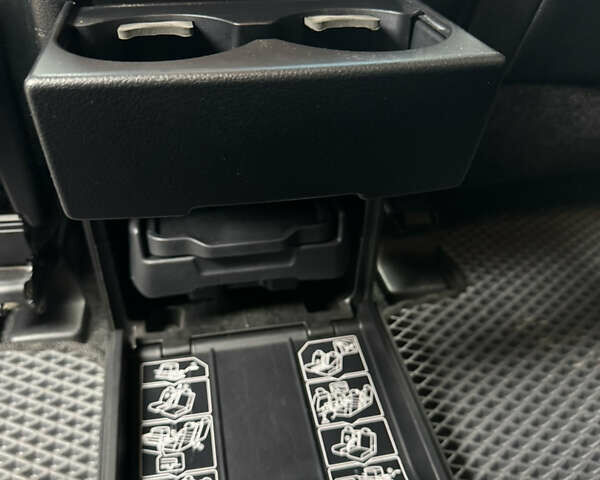 Чорний Тойота Хайлендер, об'ємом двигуна 3.46 л та пробігом 220 тис. км за 18300 $, фото 32 на Automoto.ua