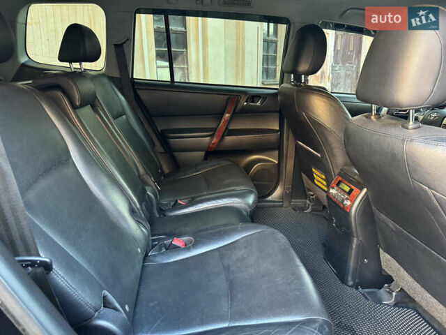 Черный Тойота Хайлендер, объемом двигателя 3.46 л и пробегом 308 тыс. км за 16400 $, фото 18 на Automoto.ua