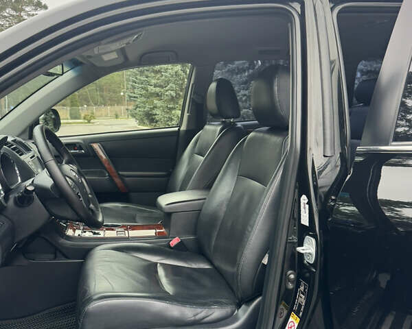 Чорний Тойота Хайлендер, об'ємом двигуна 3.46 л та пробігом 165 тис. км за 15555 $, фото 23 на Automoto.ua