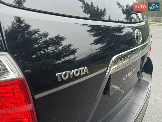 Чорний Тойота Хайлендер, об'ємом двигуна 3.46 л та пробігом 165 тис. км за 15555 $, фото 87 на Automoto.ua