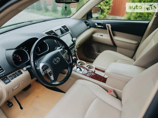 Чорний Тойота Хайлендер, об'ємом двигуна 3.46 л та пробігом 207 тис. км за 21900 $, фото 9 на Automoto.ua
