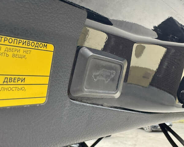 Чорний Тойота Хайлендер, об'ємом двигуна 3.46 л та пробігом 220 тис. км за 18300 $, фото 36 на Automoto.ua