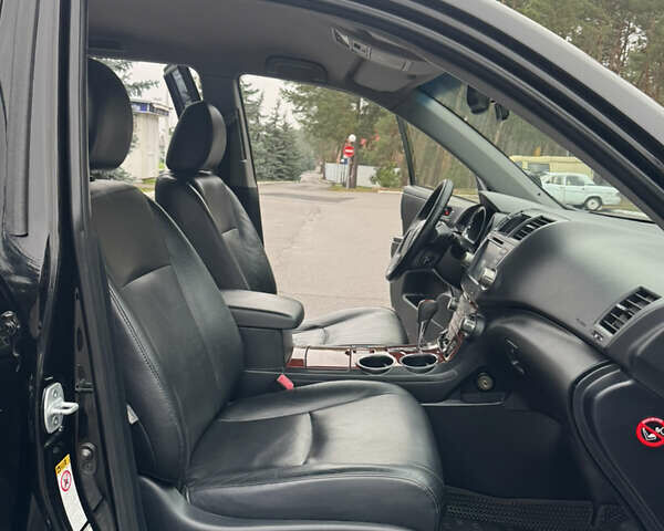 Чорний Тойота Хайлендер, об'ємом двигуна 3.46 л та пробігом 165 тис. км за 15555 $, фото 16 на Automoto.ua