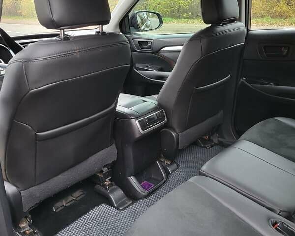 Черный Тойота Хайлендер, объемом двигателя 3.46 л и пробегом 269 тыс. км за 20000 $, фото 5 на Automoto.ua