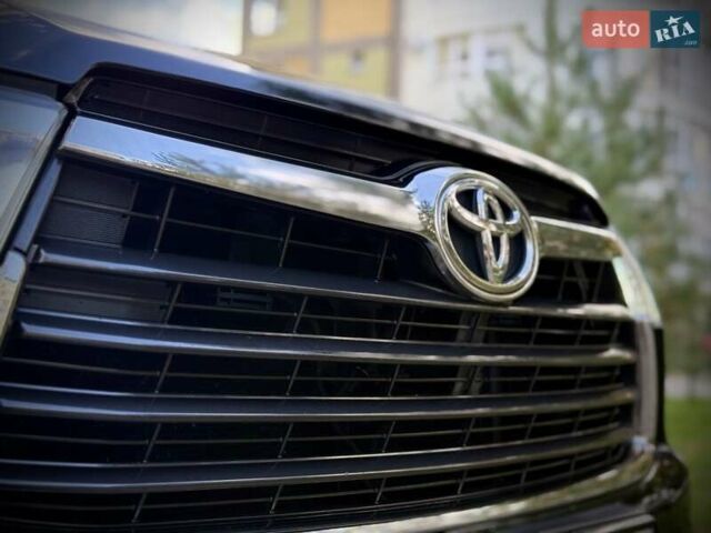 Чорний Тойота Хайлендер, об'ємом двигуна 2.67 л та пробігом 280 тис. км за 18999 $, фото 4 на Automoto.ua