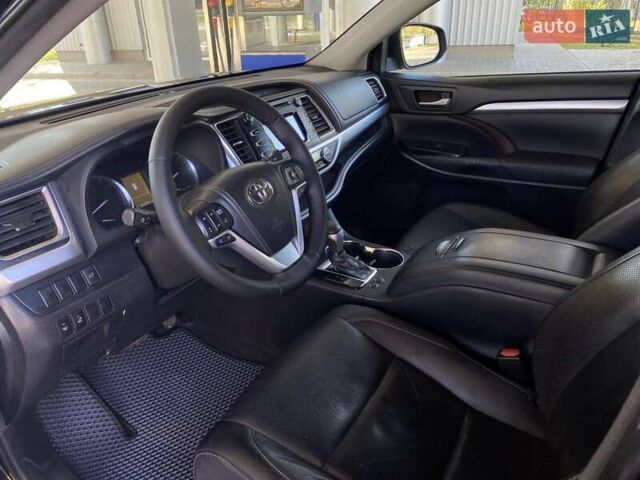 Черный Тойота Хайлендер, объемом двигателя 3.5 л и пробегом 233 тыс. км за 22000 $, фото 17 на Automoto.ua