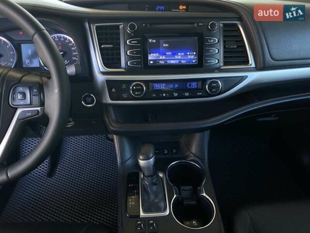 Черный Тойота Хайлендер, объемом двигателя 3.5 л и пробегом 233 тыс. км за 22000 $, фото 27 на Automoto.ua