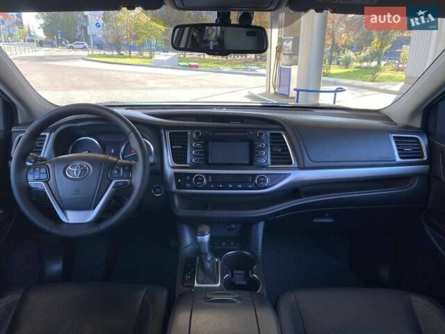 Черный Тойота Хайлендер, объемом двигателя 3.5 л и пробегом 233 тыс. км за 22000 $, фото 24 на Automoto.ua