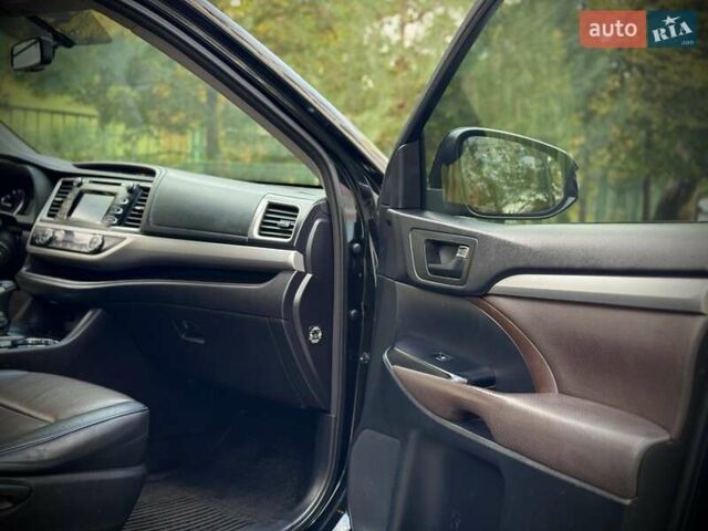 Чорний Тойота Хайлендер, об'ємом двигуна 2.67 л та пробігом 280 тис. км за 18999 $, фото 26 на Automoto.ua