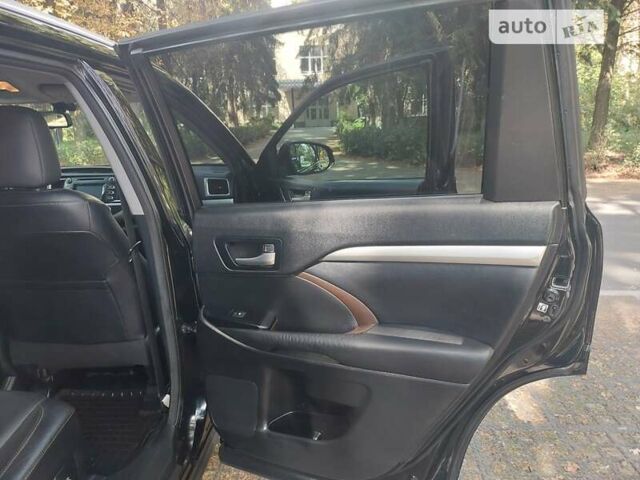 Чорний Тойота Хайлендер, об'ємом двигуна 3.55 л та пробігом 185 тис. км за 23200 $, фото 42 на Automoto.ua