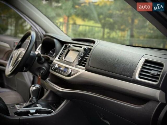 Чорний Тойота Хайлендер, об'ємом двигуна 2.67 л та пробігом 280 тис. км за 18999 $, фото 24 на Automoto.ua