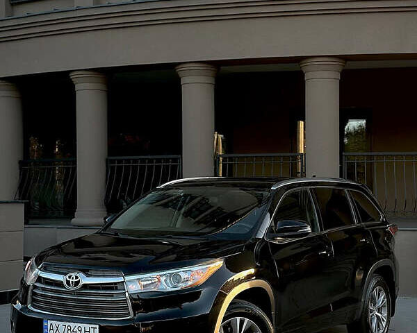 Черный Тойота Хайлендер, объемом двигателя 3.46 л и пробегом 108 тыс. км за 22300 $, фото 2 на Automoto.ua