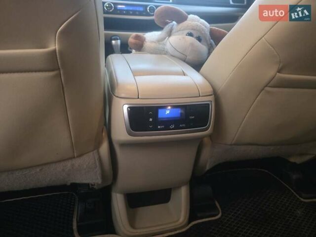 Чорний Тойота Хайлендер, об'ємом двигуна 3.46 л та пробігом 197 тис. км за 21900 $, фото 10 на Automoto.ua