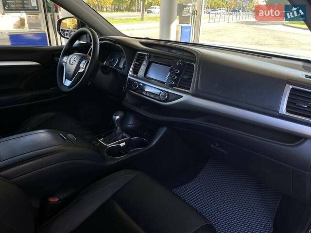 Черный Тойота Хайлендер, объемом двигателя 3.5 л и пробегом 233 тыс. км за 22000 $, фото 23 на Automoto.ua