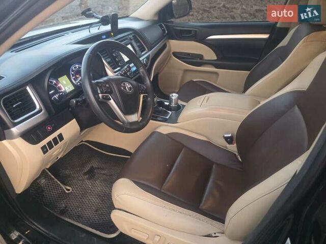 Чорний Тойота Хайлендер, об'ємом двигуна 3.46 л та пробігом 197 тис. км за 21900 $, фото 1 на Automoto.ua