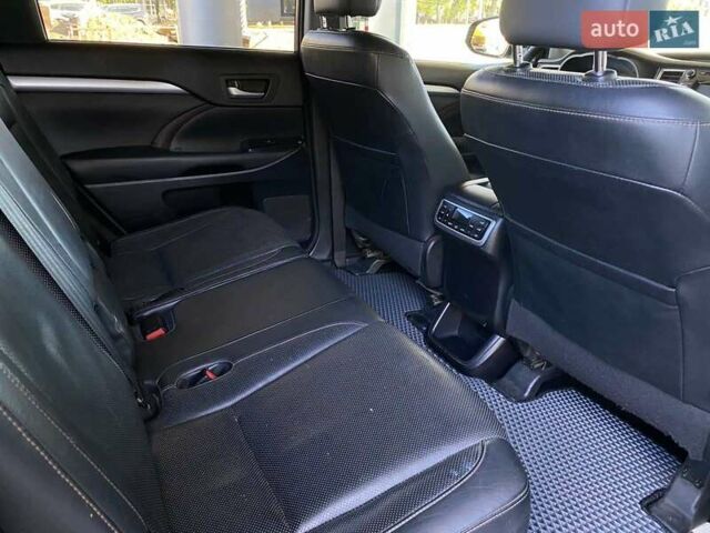 Черный Тойота Хайлендер, объемом двигателя 3.5 л и пробегом 233 тыс. км за 22000 $, фото 21 на Automoto.ua