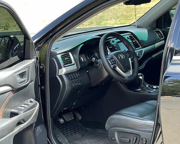 Черный Тойота Хайлендер, объемом двигателя 3.46 л и пробегом 160 тыс. км за 24999 $, фото 17 на Automoto.ua