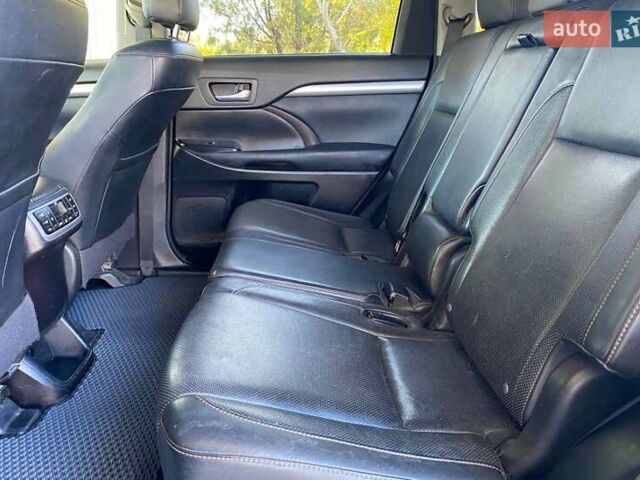 Черный Тойота Хайлендер, объемом двигателя 3.5 л и пробегом 233 тыс. км за 22000 $, фото 19 на Automoto.ua