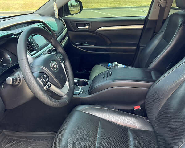 Черный Тойота Хайлендер, объемом двигателя 3.46 л и пробегом 160 тыс. км за 24999 $, фото 19 на Automoto.ua