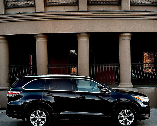 Черный Тойота Хайлендер, объемом двигателя 3.46 л и пробегом 108 тыс. км за 22300 $, фото 3 на Automoto.ua