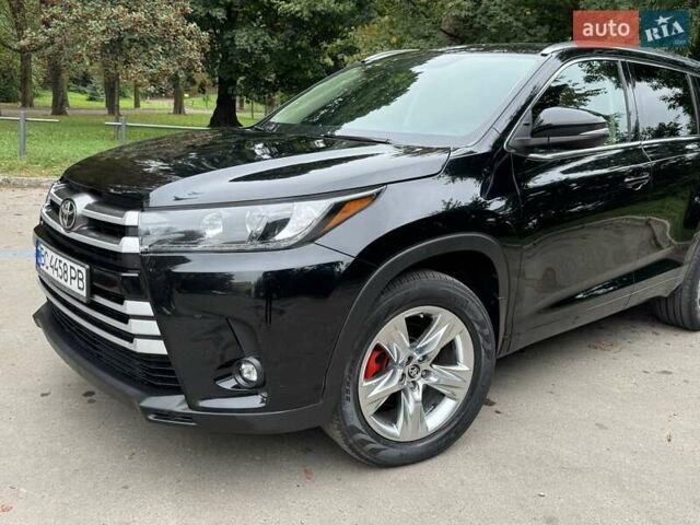 Черный Тойота Хайлендер, объемом двигателя 3.5 л и пробегом 180 тыс. км за 23500 $, фото 1 на Automoto.ua