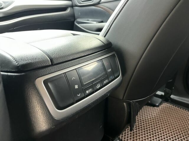 Чорний Тойота Хайлендер, об'ємом двигуна 2.7 л та пробігом 195 тис. км за 16999 $, фото 20 на Automoto.ua