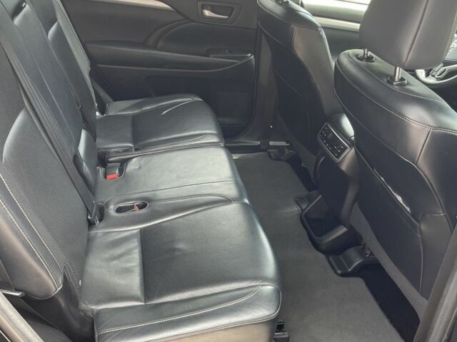 Черный Тойота Хайлендер, объемом двигателя 2.7 л и пробегом 216 тыс. км за 19999 $, фото 6 на Automoto.ua