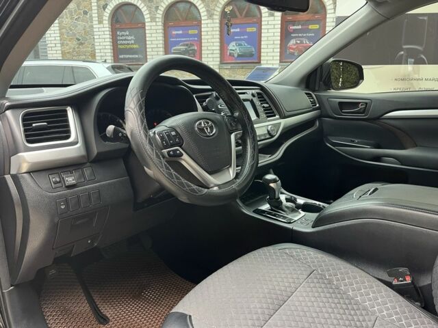 Чорний Тойота Хайлендер, об'ємом двигуна 2.7 л та пробігом 195 тис. км за 16999 $, фото 11 на Automoto.ua