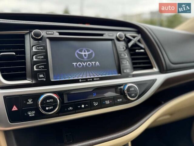 Черный Тойота Хайлендер, объемом двигателя 3.5 л и пробегом 180 тыс. км за 23500 $, фото 14 на Automoto.ua