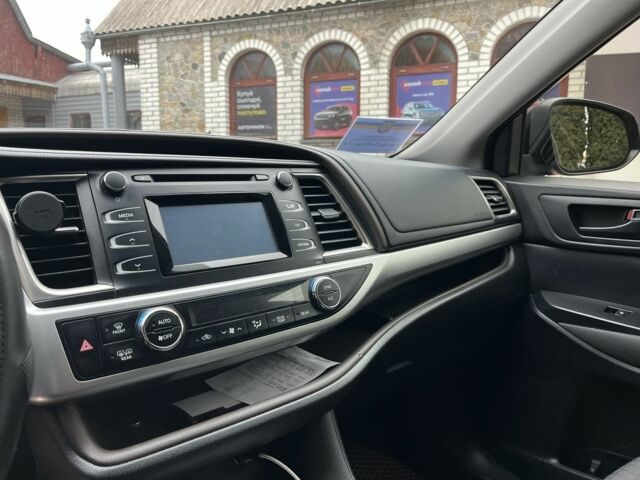 Чорний Тойота Хайлендер, об'ємом двигуна 2.7 л та пробігом 195 тис. км за 16999 $, фото 15 на Automoto.ua