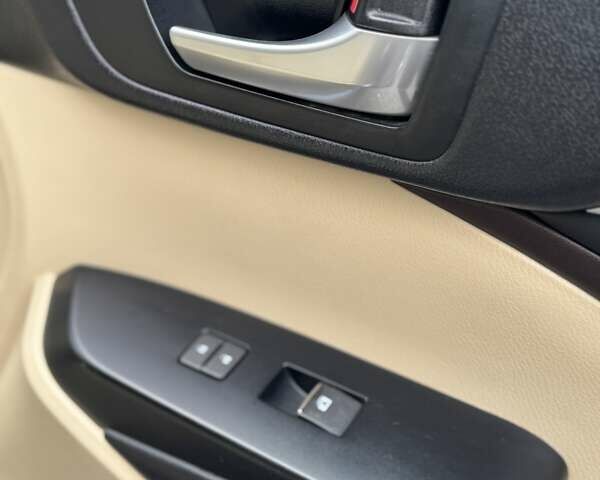 Черный Тойота Хайлендер, объемом двигателя 3.5 л и пробегом 180 тыс. км за 23500 $, фото 3 на Automoto.ua