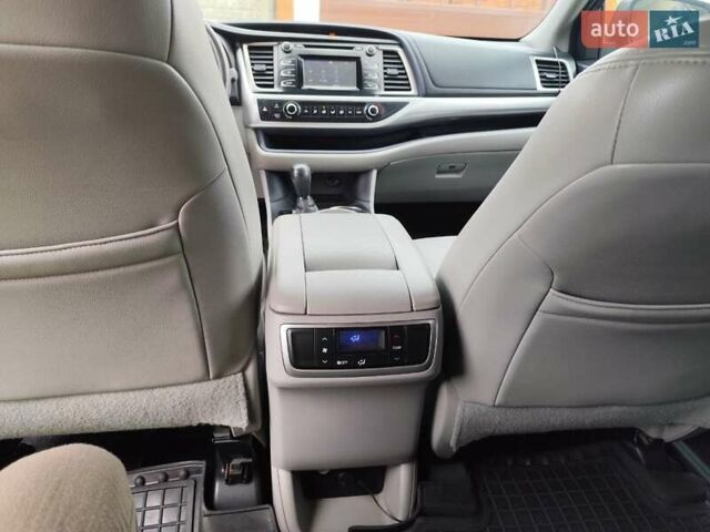 Тойота Хайлендер 2015 в Днепре (Днепропетровске) на Automoto.ua Черный Тойота Хайлендер, объемом двигателя 2.7 л и пробегом 248 тыс. км за 18000 $, фото 11 на Automoto.ua