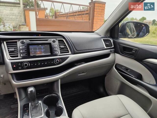 Тойота Хайлендер 2015 в Днепре (Днепропетровске) на Automoto.ua Черный Тойота Хайлендер, объемом двигателя 2.7 л и пробегом 248 тыс. км за 18000 $, фото 9 на Automoto.ua