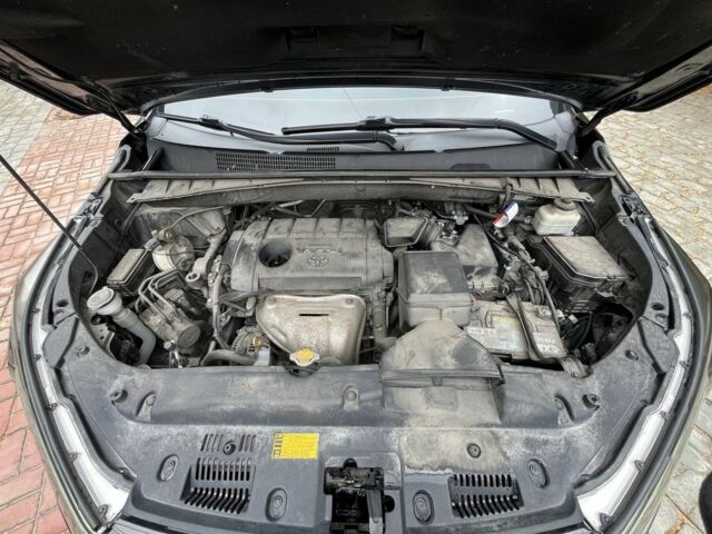 Чорний Тойота Хайлендер, об'ємом двигуна 2.7 л та пробігом 195 тис. км за 16999 $, фото 23 на Automoto.ua