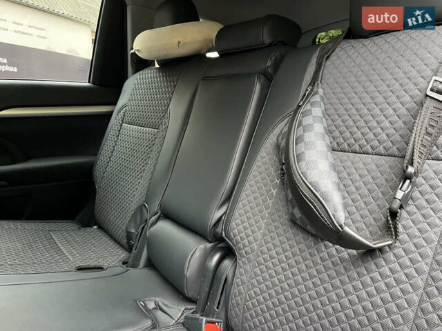 Чорний Тойота Хайлендер, об'ємом двигуна 2.67 л та пробігом 195 тис. км за 16999 $, фото 23 на Automoto.ua