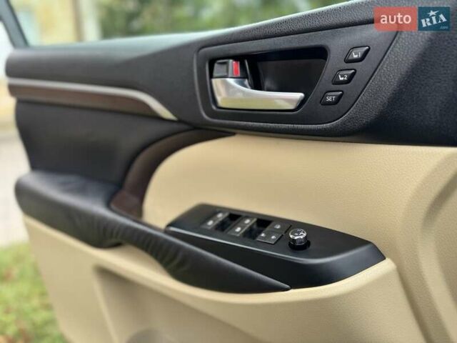 Черный Тойота Хайлендер, объемом двигателя 3.5 л и пробегом 180 тыс. км за 23500 $, фото 13 на Automoto.ua