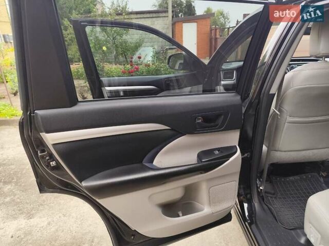 Тойота Хайлендер 2015 в Днепре (Днепропетровске) на Automoto.ua Черный Тойота Хайлендер, объемом двигателя 2.7 л и пробегом 248 тыс. км за 18000 $, фото 12 на Automoto.ua