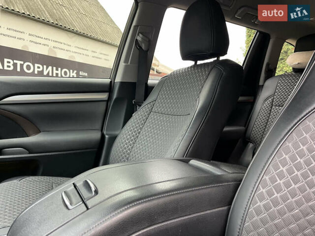Чорний Тойота Хайлендер, об'ємом двигуна 2.67 л та пробігом 195 тис. км за 16999 $, фото 18 на Automoto.ua