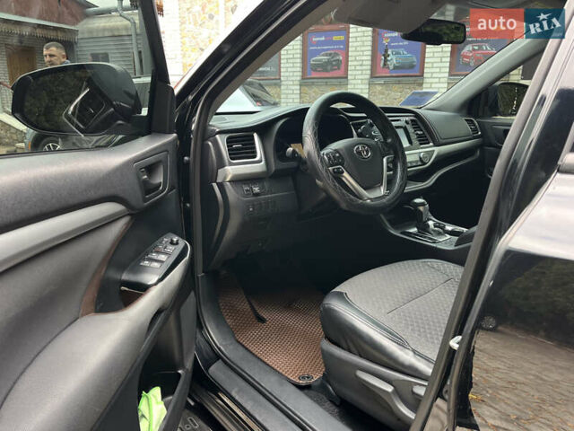Чорний Тойота Хайлендер, об'ємом двигуна 2.67 л та пробігом 195 тис. км за 16999 $, фото 10 на Automoto.ua